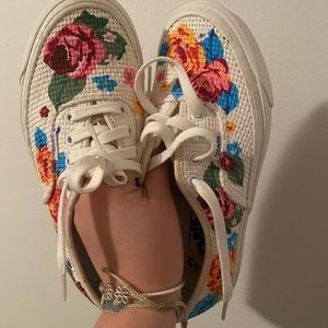 Crochet style vans